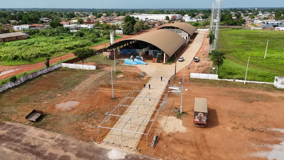 Dra Taíssa Sousa acompanha finalização de obras no Bumbódromo de Guajará-Mirim