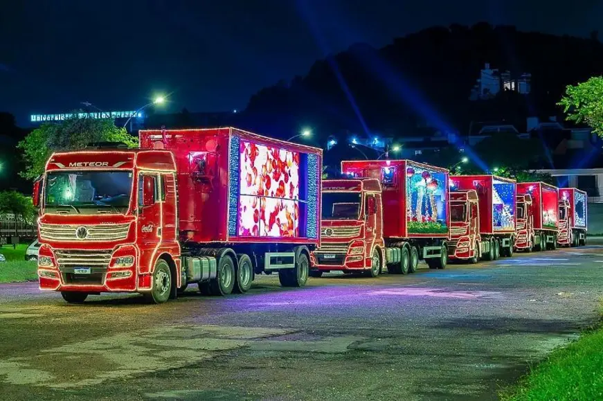 Caravana de Natal da Coca-Cola chega a Rondônia em dezembro com desfile iluminado