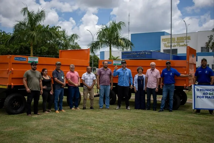 Deputado entrega equipamentos para Agricultura Saúde e Assistência Social em Alto Paraíso