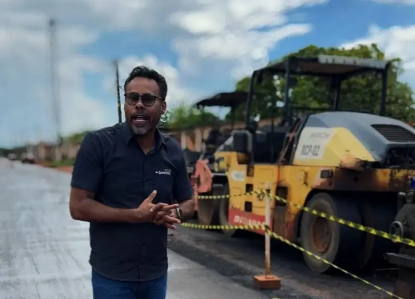 Vereador Dr Santana fiscaliza obras do programa Tchau Poeira em Porto Velho