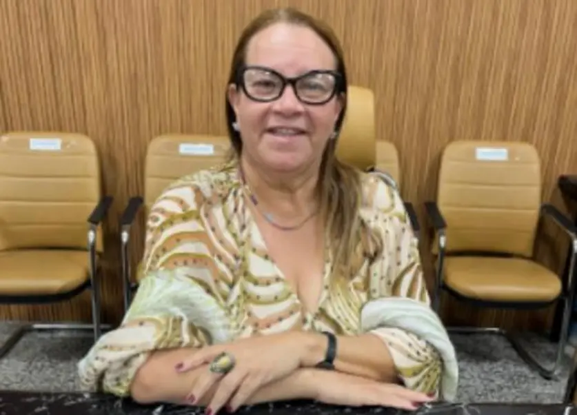Vereadora Ellis Regina pede suspensão do cartão corporativo para servidores