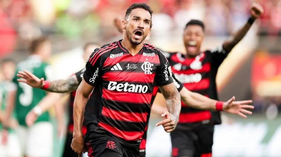 Flamengo conquista Copa Libertadores com gol decisivo de Danilo