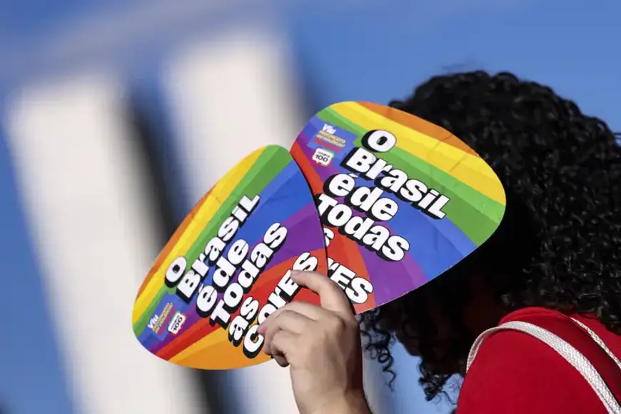 Lula sanciona lei que proíbe linguagem neutra na administração pública