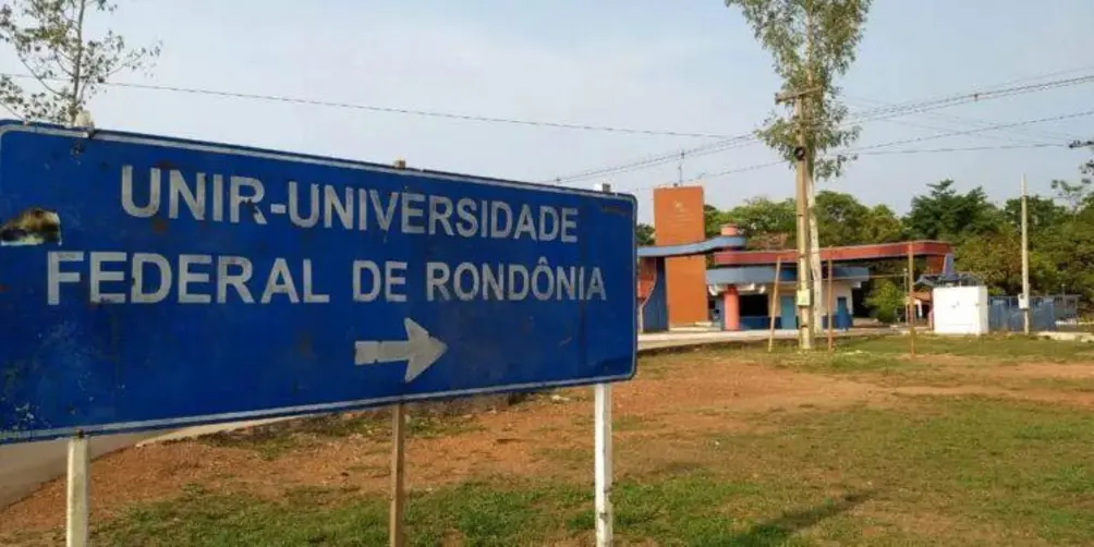 Protestos de alunos contra palestra do MBL na Universidade Federal de Rondônia