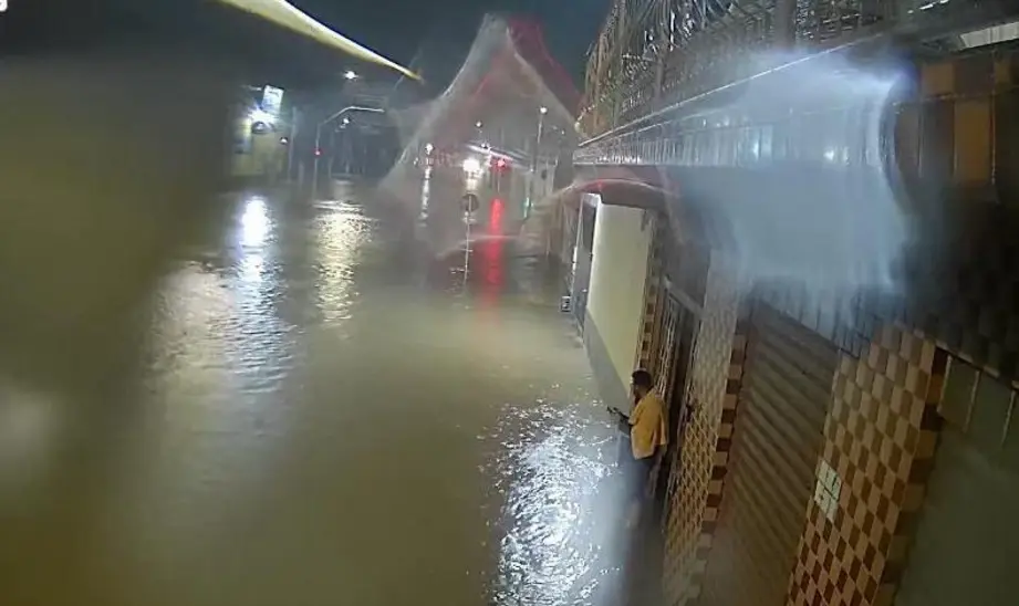 Chuvas intensas alagam partes de Porto Velho e causam danos a moradores