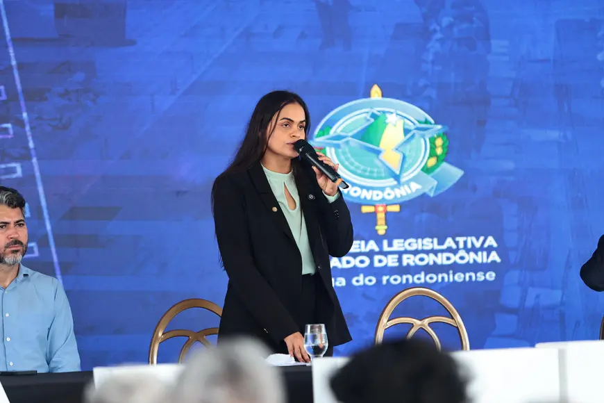 Deputada Dra Taíssa Sousa protocola projeto para alterar data de festival para agosto