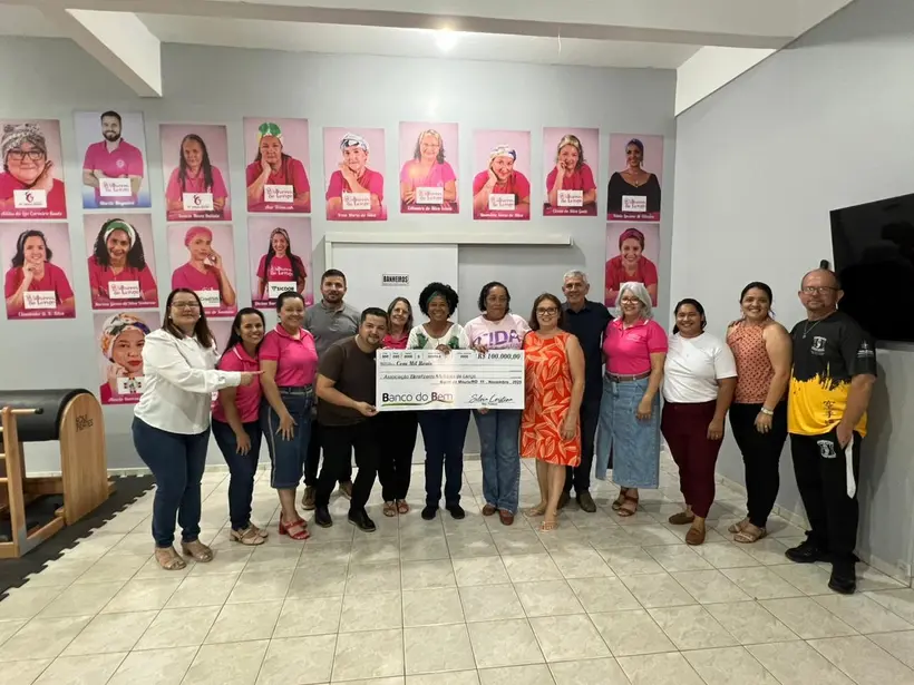 Deputada Sílvia Cristina entrega R$ 100 mil para associação em Rolim de Moura