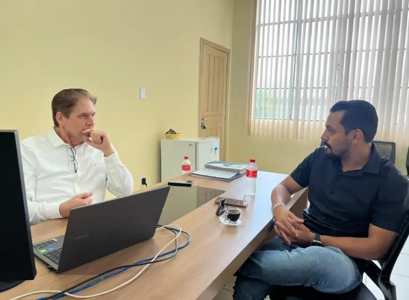Vereador Dr. Gilber discute Orçamento Municipal de 2026 com SEMEC em Porto Velho