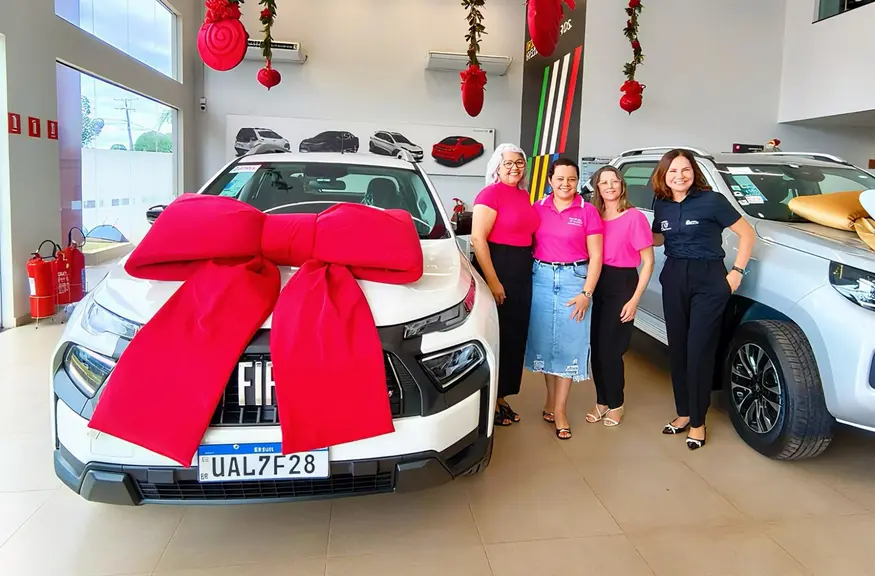 Associação Mulheres de Lenço recebe veículo para atendimento a pacientes de câncer