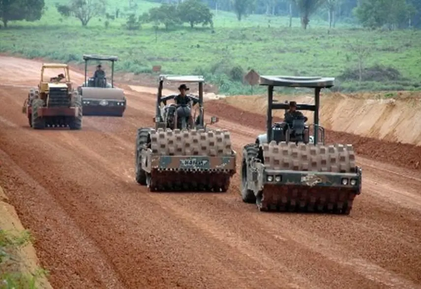 Câmara dos Deputados aprova projeto que permite Exército em obras públicas