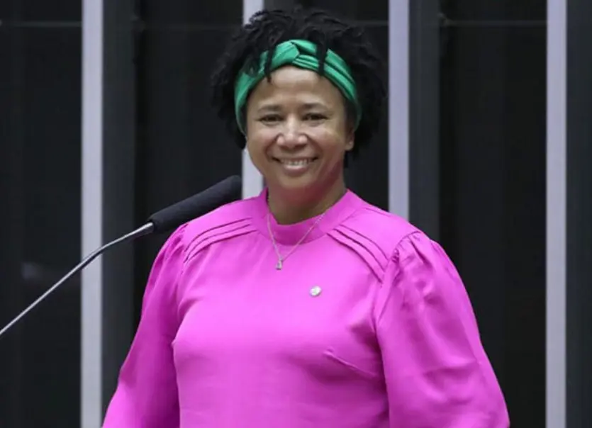 Silvia Cristina realiza ação de atendimento à população em Cabixi