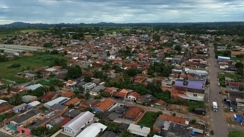 Deputado Cássio Gois destina R 570 mil para nova praça em Cacoal