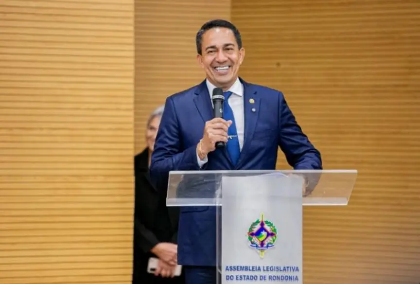 Eyder Brasil anuncia investimentos em educação com emendas pagas