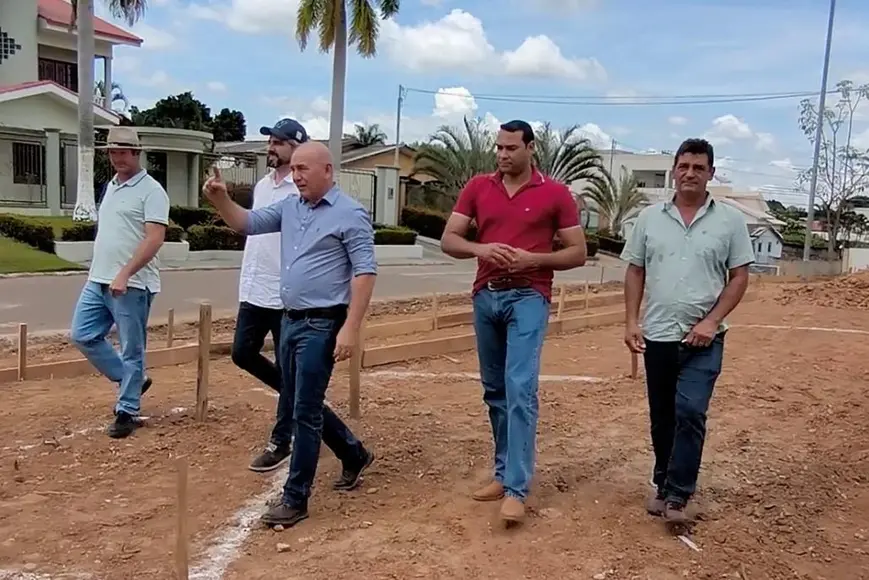 Colorado do Oeste inaugura novo estacionamento para melhorar mobilidade urbana