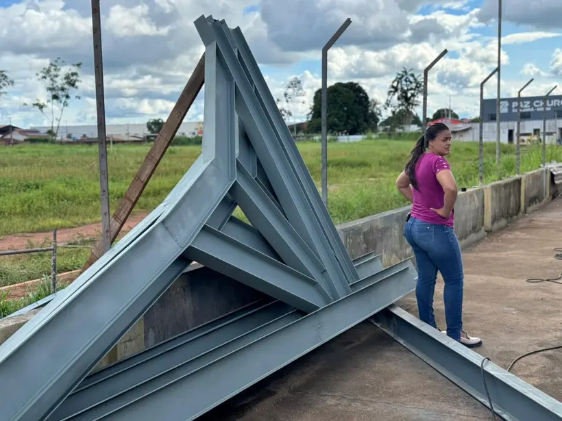 Deputada Dra Taíssa fiscaliza obras de reforma do estádio em Guajará-Mirim
