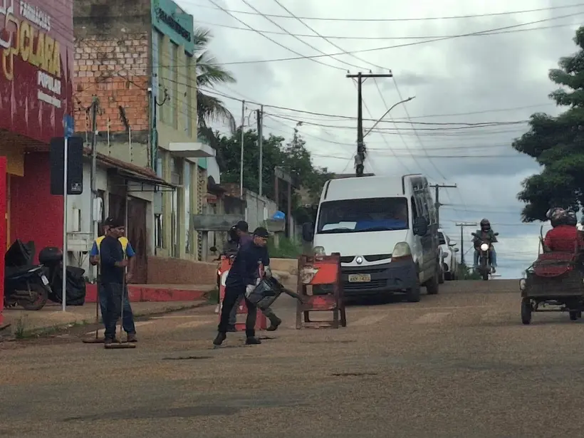 Prefeitura de Porto Velho realiza tapa-buracos na Avenida Calama