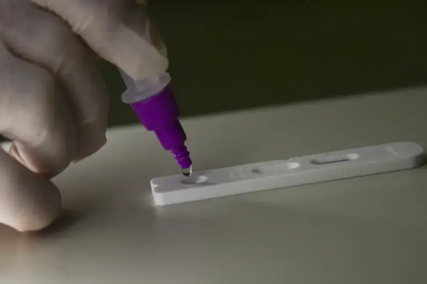 Justiça de Rondônia redefine investigação sobre compra de testes de Covid-19