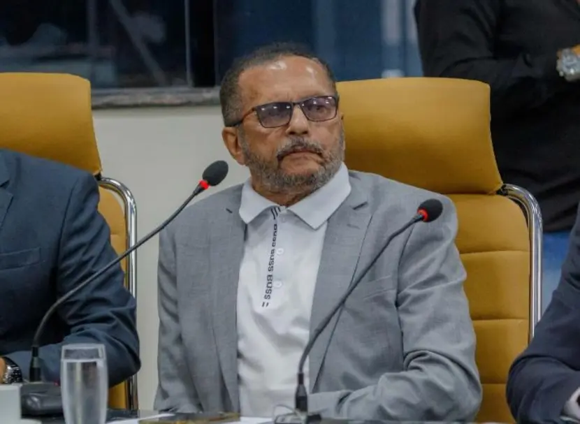 Vereador solicita serviços de tapa-buracos na Rua Paraná em Porto Velho