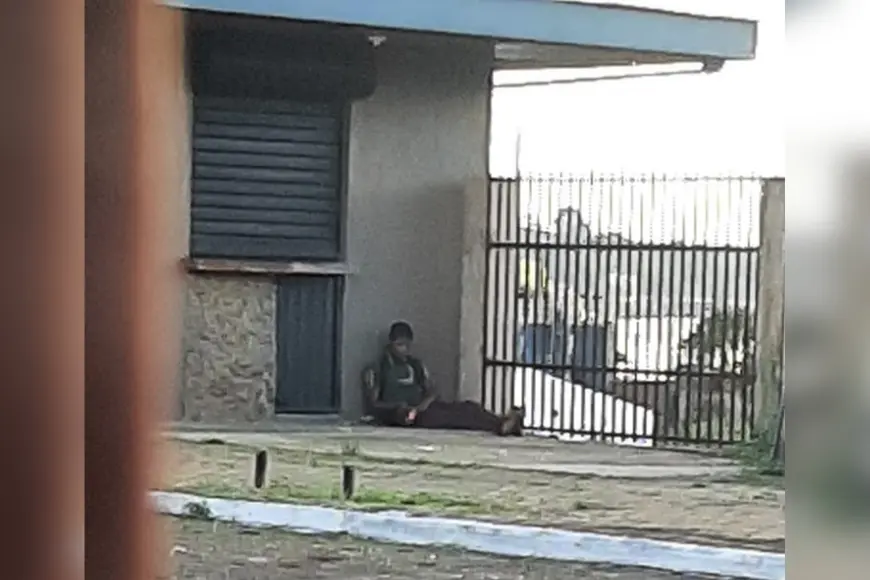 Quiosques irregulares prejudicam expansão da avenida Farquar e segurança local