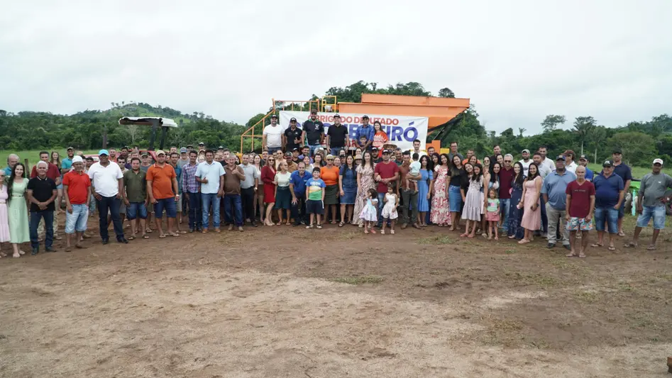 Asprorib recebe recolhedora de café em Ministro Andreazza com apoio de Cirone Deiró