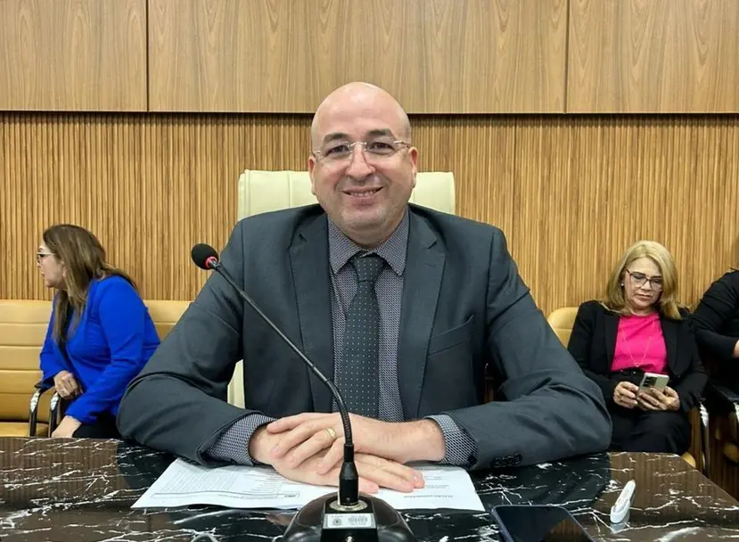 Vereador solicita limpeza e manutenção urgente do campo Chiqueirão em Porto Velho