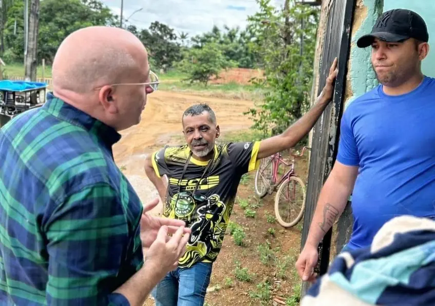 Vereador Gedeão Negreiros visita bairro Lagoinha para tratar de alagamentos