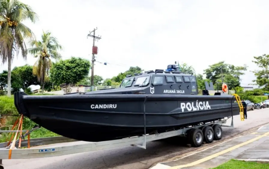 Plano Amazônia entrega lancha blindada à Polícia Militar em Rondônia