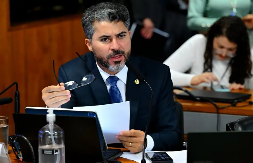 Comissão aprova projeto que protege máquinas agrícolas em crise no campo