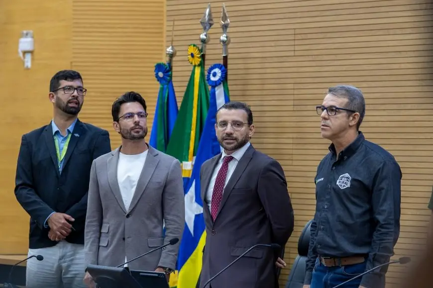 Deputado Ribeiro do Sinpol homenageia agentes de crédito em sessão solene