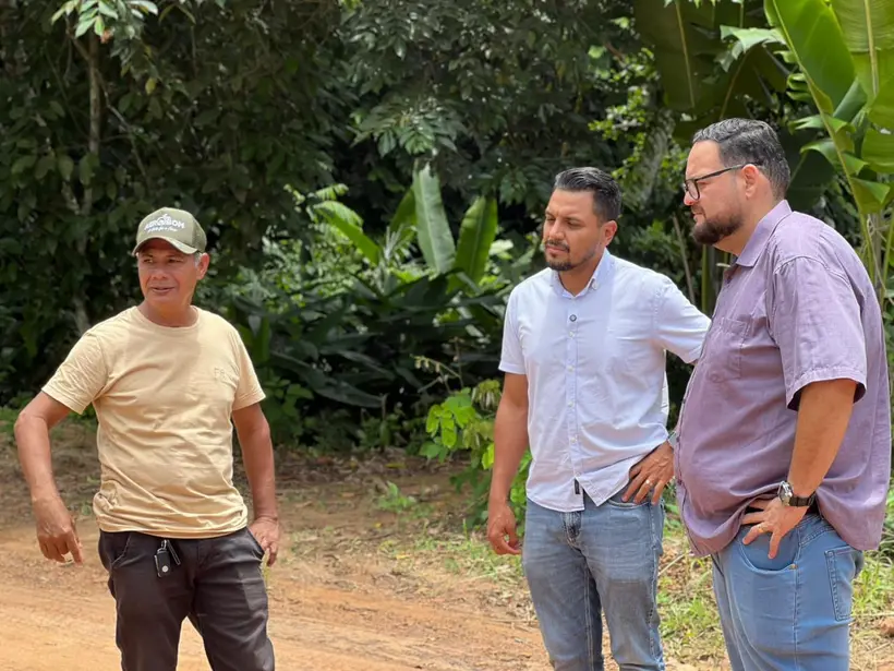 Vereador Dr. Gilber realiza vistoria no Ramal Castanheira em Porto Velho