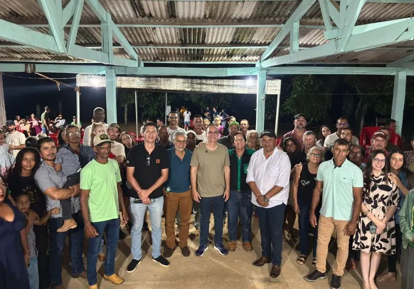 Deputado Alan Queiroz entrega grades agricolas a Monte Negro