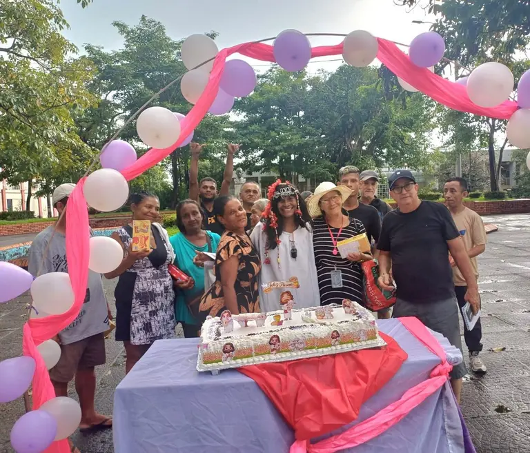 Bailarina realiza Páscoa para moradores de rua em Porto Velho