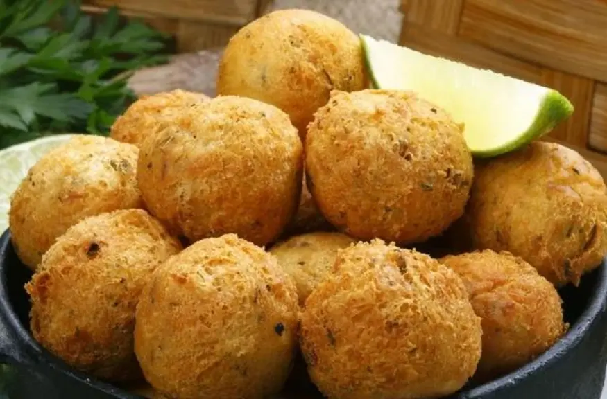 Receita de bolinho de bacalhau com batata Asterix e fritura