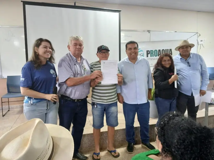 Candeias do Jamari entrega primeiras licenças aquícolas