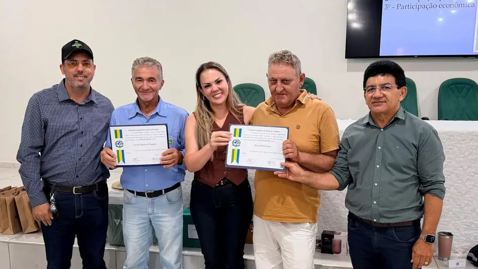 Cláudia de Jesus homenageia inovadores da agricultura em Rondônia