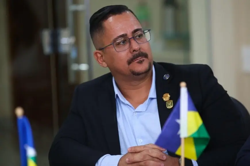 Felipe Vital deixa SESDEC e concorre a deputado estadual