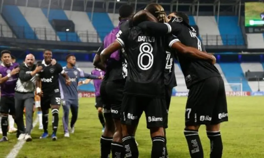 Danilo marca pelo Botafogo em Avellaneda e fortalece candidatura