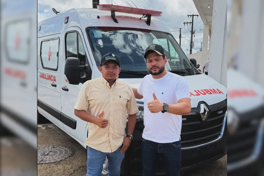 Edevaldo Neves entrega ambulância para Machadinho do Oeste