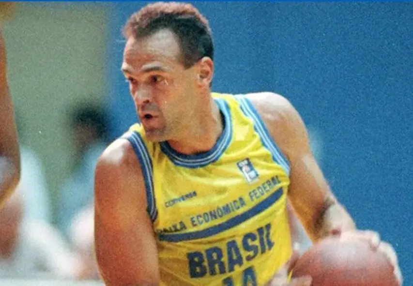 Morre Oscar Schmidt aos 68 anos em São Paulo lenda do basquete
