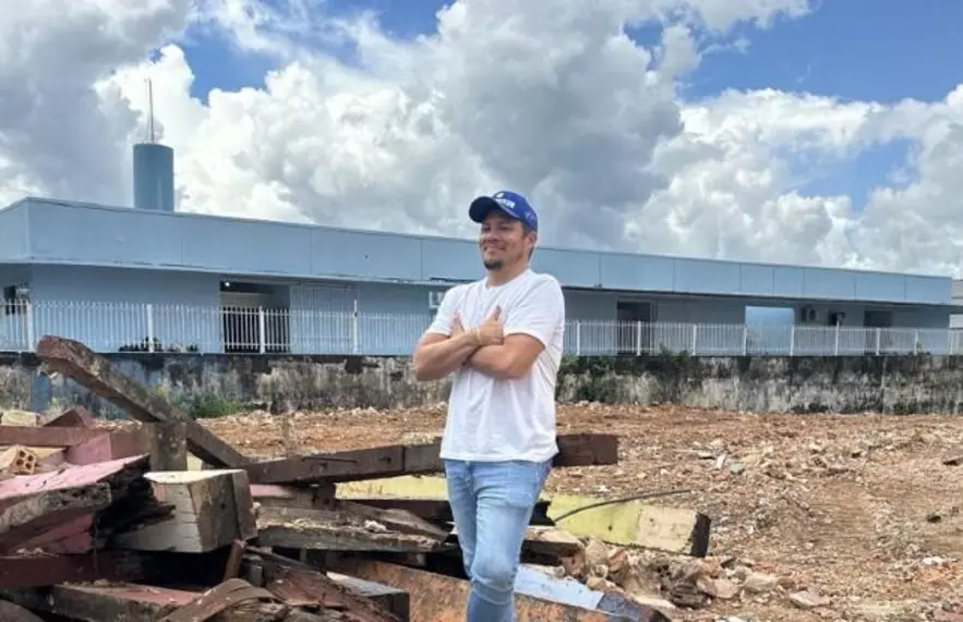 Zé Paroca vistoria terreno do antigo CICA na Avenida Rio Madeira