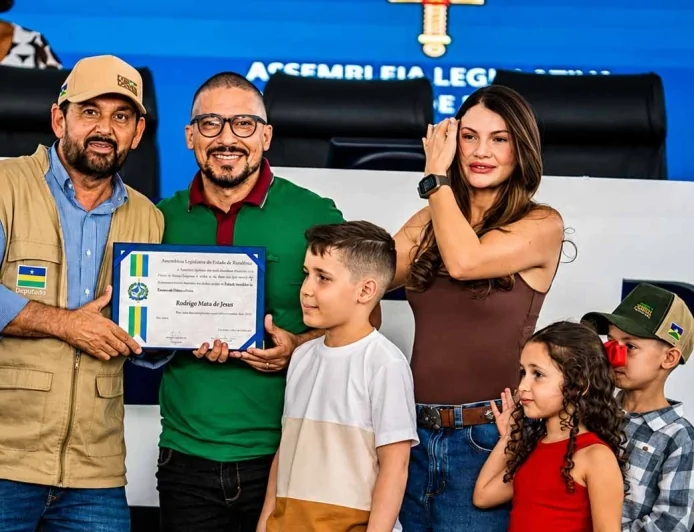 Rodrigo Guerreiro recebe Título Honorífico de Honra ao Mérito em sessão solene da Alero na Rondônia Rural Show