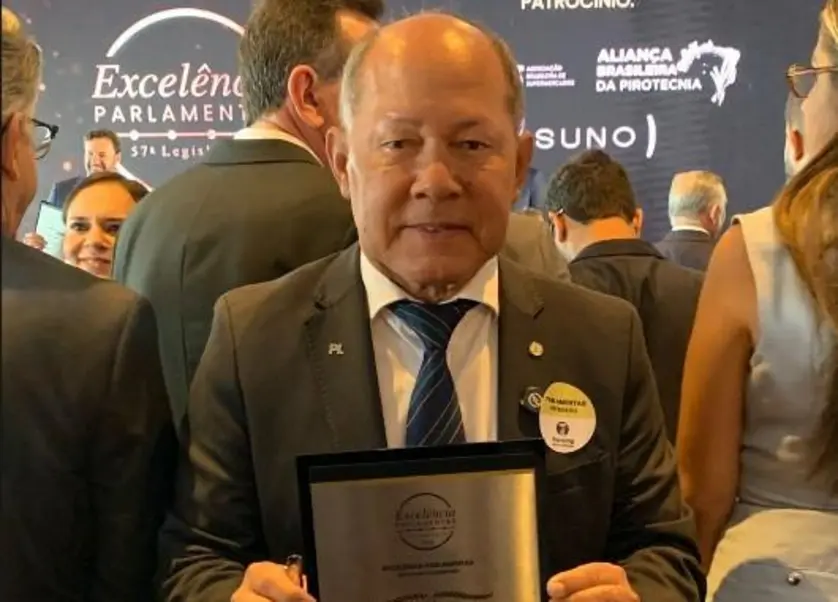 Coronel Chrisostomo recebe premio Excelencia Parlamentar