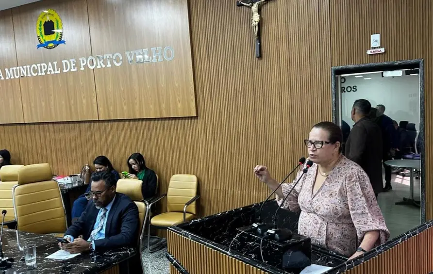 Ellis Regina busca piso nacional para garis em Brasilia
