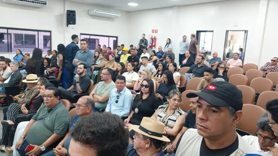 Jornalistas exigem leitura de pedido de impeachment em Porto Velho