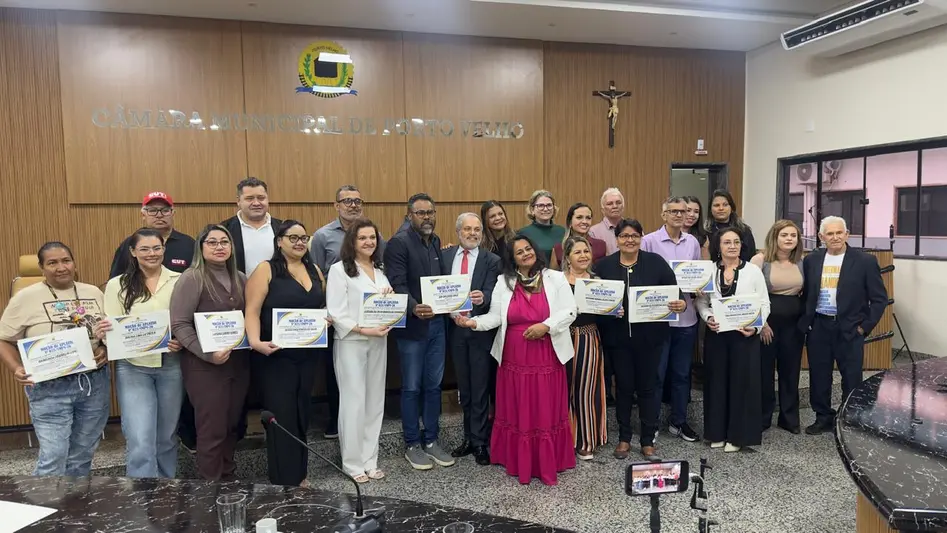 Dr Santana entrega Moção de Aplausos aos enfermeiros em Porto Velho