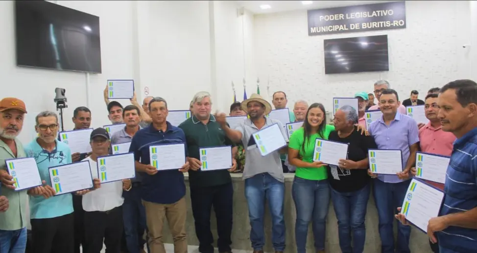 Deputada Taíssa Sousa homenageia produtores de cacau em Buritis