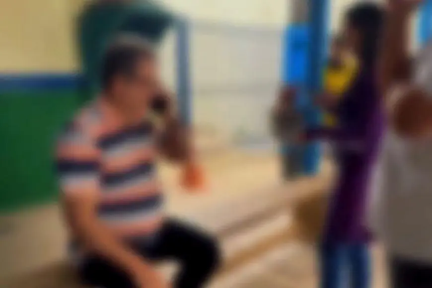 Vereador Combate tenta entrar em escola e polícia é acionada