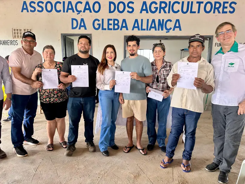 Cristiane Lopes entrega CCUs a quase 400 famílias em Aliança