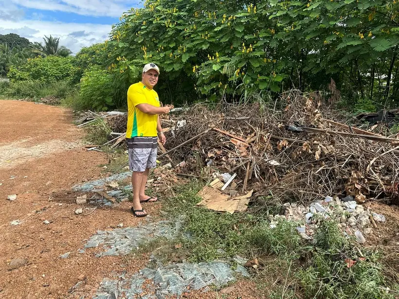 Limpeza entre ruas Barlavento e Vitoria do Palmar no Aeroclube