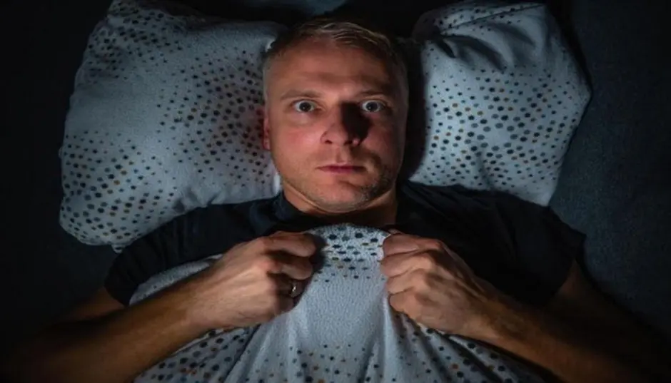Acordar de madrugada muitas vezes é normal segundo estudo